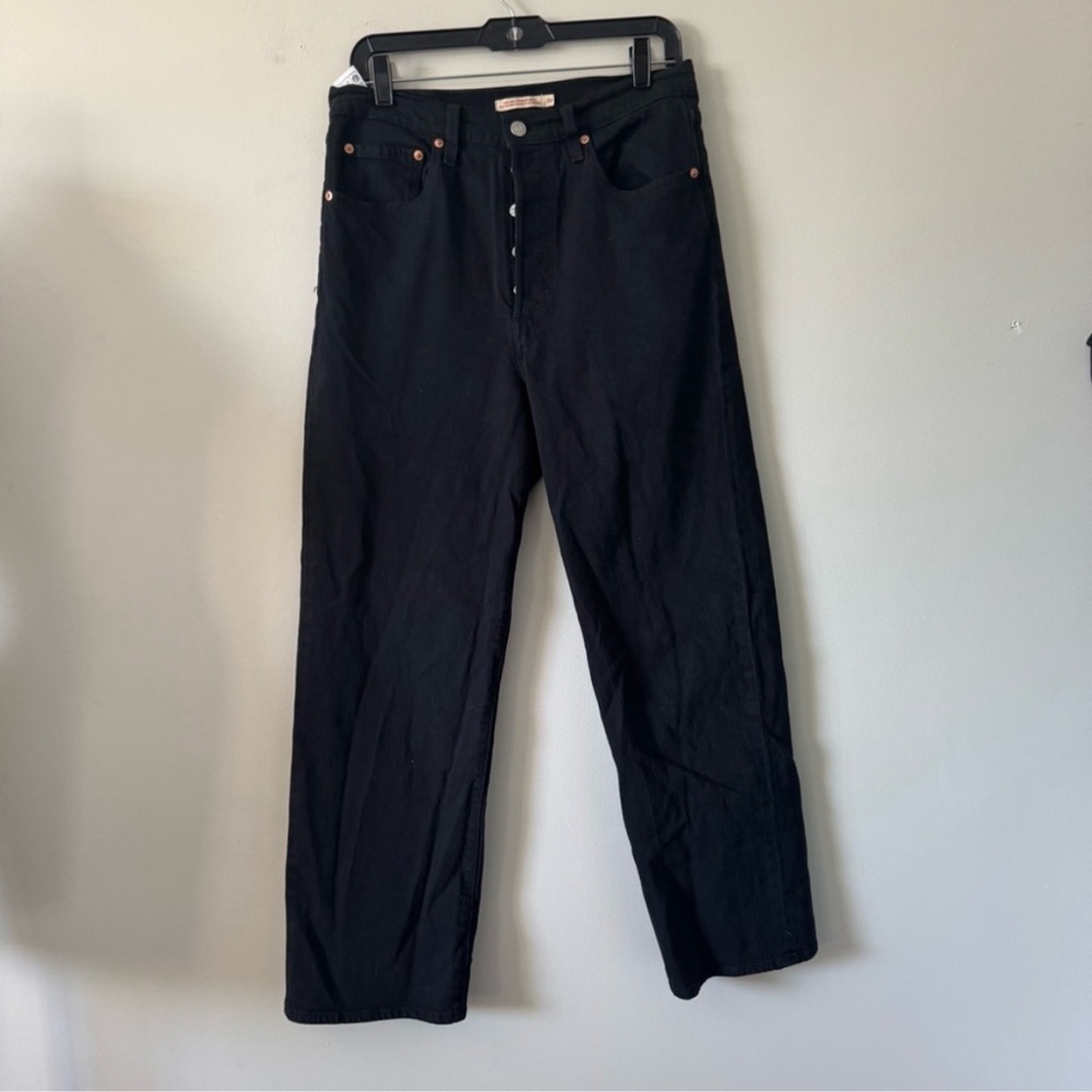 Levi's Black High-Rise Cropped Straight Jeans - Picture 3 of 11
